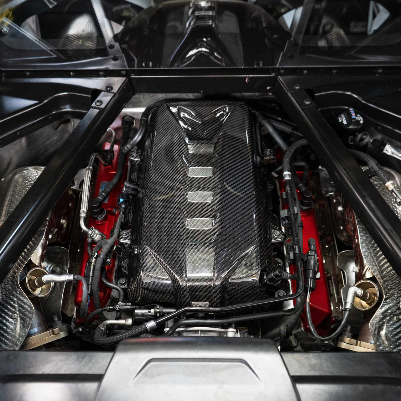 Fabspeed Carbon Fiber Center Engine Cover Chevrolet C8 Corvette (FS-CF-COR-C8EC)