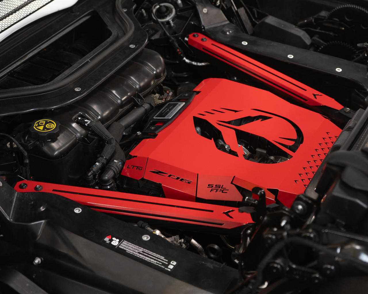 Fabspeed Chevrolet Corvette C8 Z06 Red Engine Cover (FS.CHEVY.C8Z06.ECX)