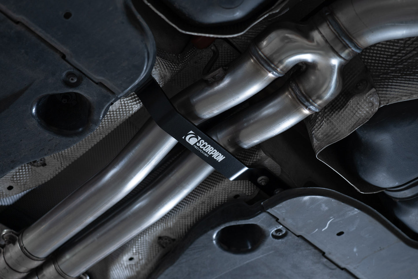 Audi RSQ3 (F3) Exhaust Tunnel Brace (SAU112B)