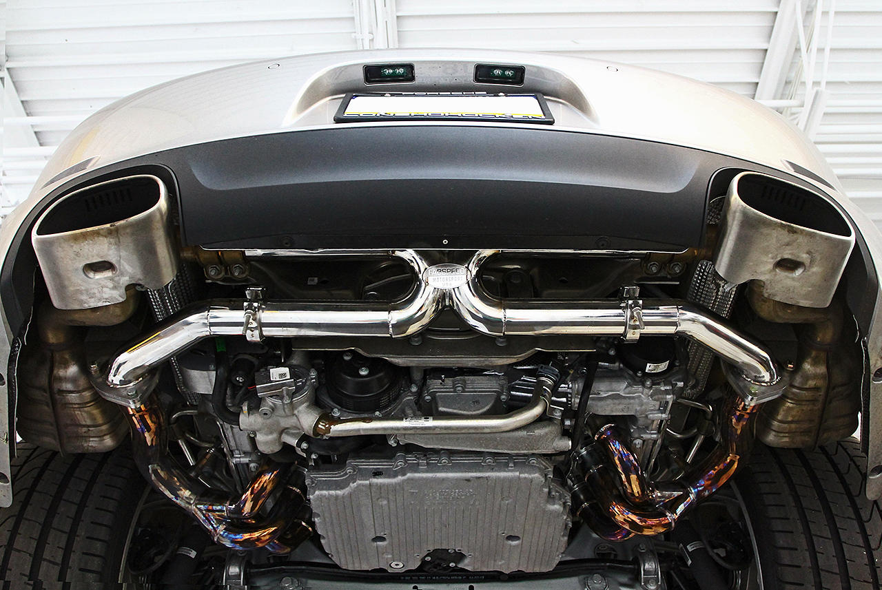 Fabspeed Porsche 991 Carrera Center Muffler Bypass X-Pipe Non-Valved Exhaust 2012-2016 (FS.POR.991.CMBX)