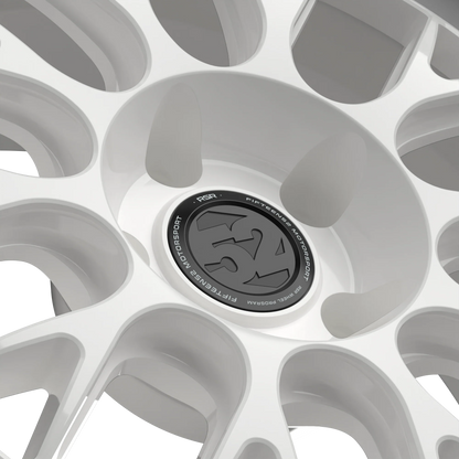 Fifteen52 Wheel (RSR-Holeshot RSR) Rally White/Gloss White